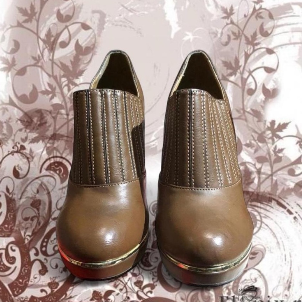 Avon Brown leather platform boots